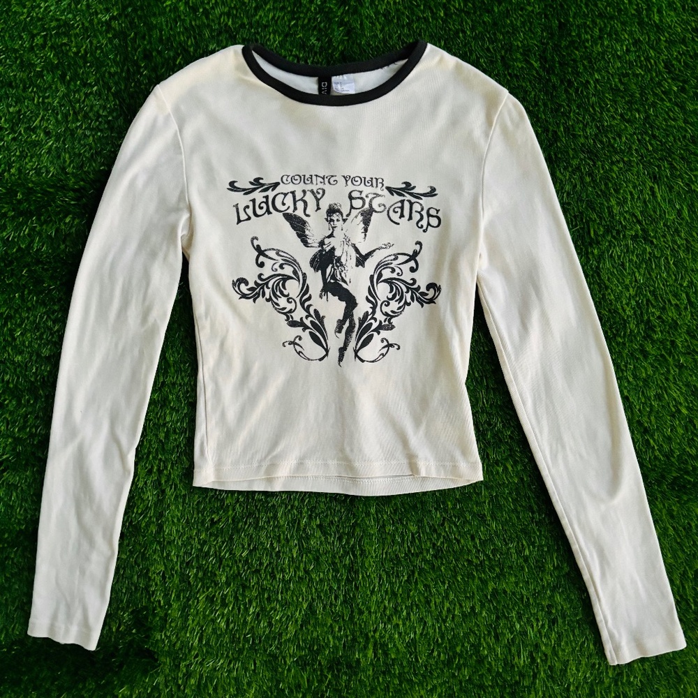 Divided Women's Long sleeve Graphic Tee